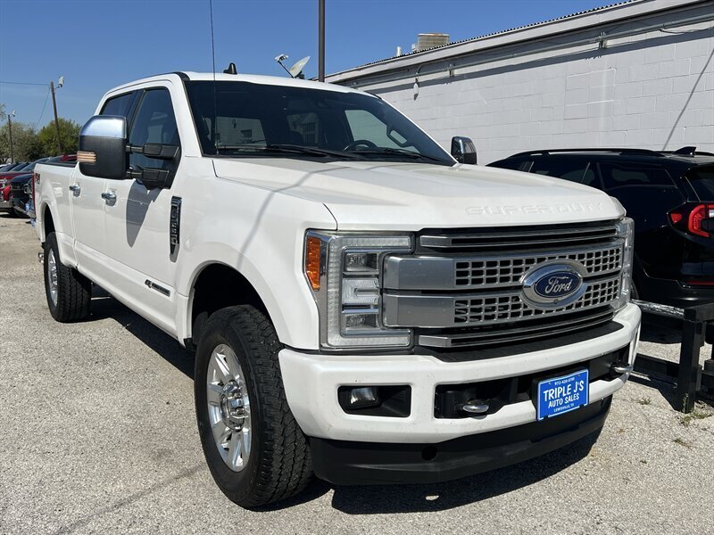 2019 Ford F-250 Platinum   - Photo 1 - Lewisville, TX 75057