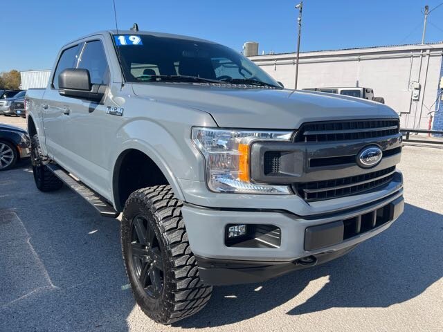 2019 Ford F-150 XL   - Photo 1 - Lewisville, TX 75057