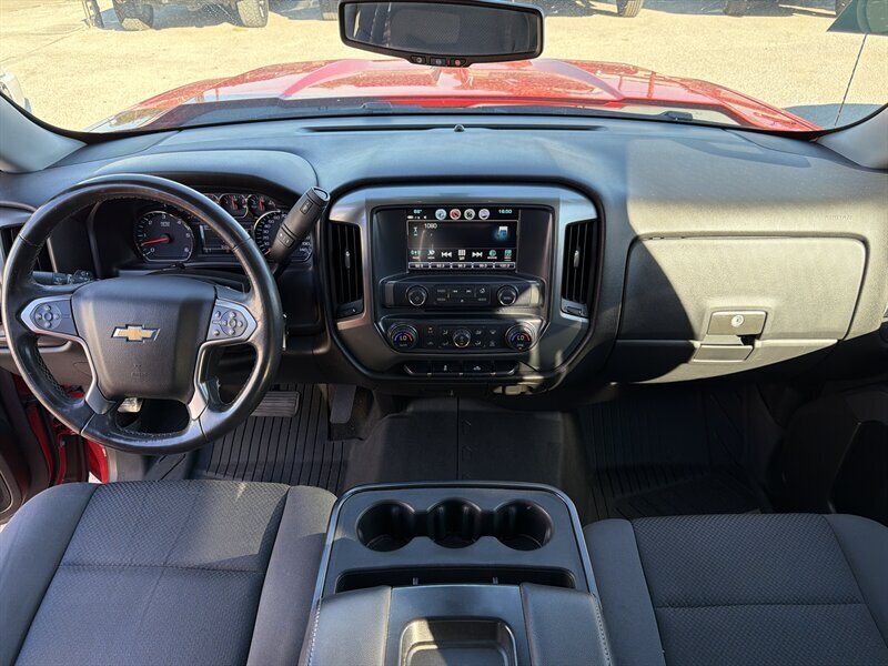 2019 Chevrolet Silverado 1500 LD LT   - Photo 8 - Lewisville, TX 75057