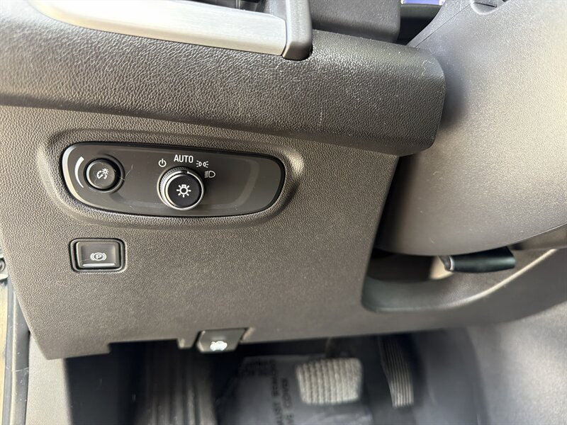 2020 GMC Terrain SLE   - Photo 17 - Lewisville, TX 75057