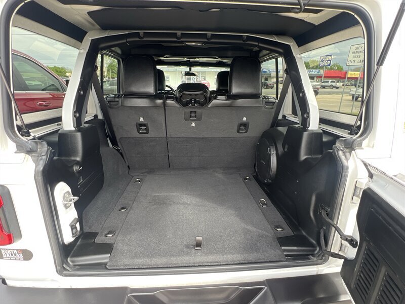 2021 Jeep Wrangler Sahara   - Photo 8 - Lewisville, TX 75057