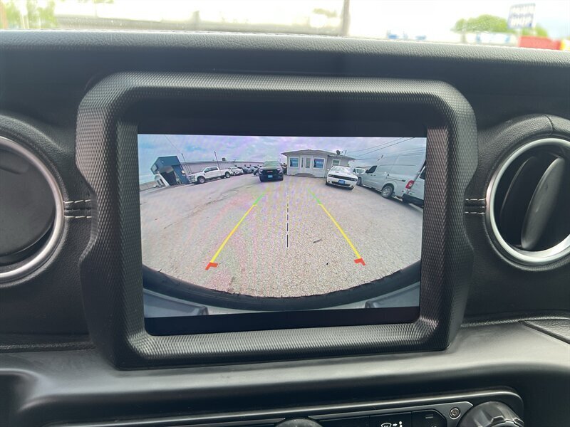 2021 Jeep Wrangler Sahara   - Photo 16 - Lewisville, TX 75057