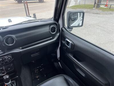 2021 Jeep Wrangler Unlimited Sahara   - Photo 12 - Lewisville, TX 75057