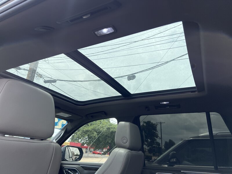 2022 Chevrolet Tahoe LT   - Photo 13 - Lewisville, TX 75057