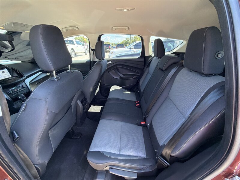 2018 Ford Escape SE   - Photo 9 - Lewisville, TX 75057
