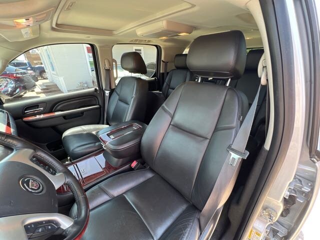 2014 Cadillac Escalade ESV Premium   - Photo 24 - Lewisville, TX 75057