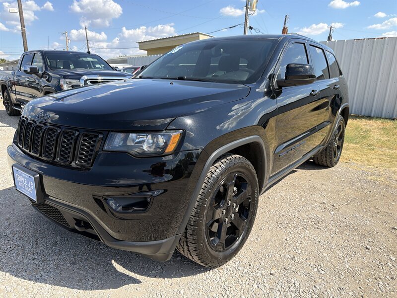 2018 Jeep Grand Cherokee Upland   - Photo 2 - Lewisville, TX 75057