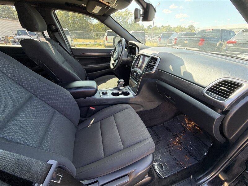 2018 Jeep Grand Cherokee Upland   - Photo 8 - Lewisville, TX 75057
