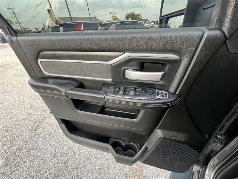 2023 RAM 2500 Big Horn   - Photo 26 - Lewisville, TX 75057