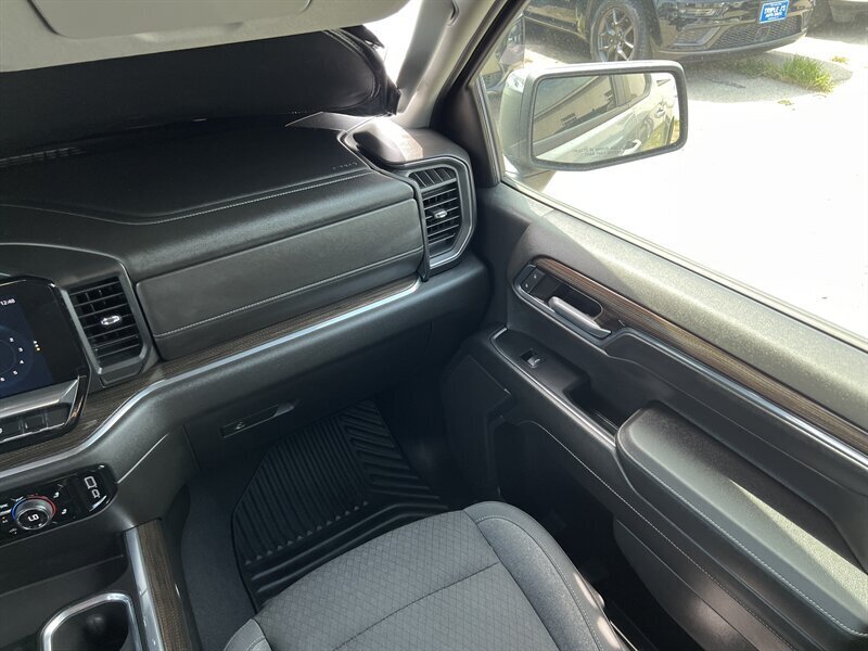 2024 Chevrolet Silverado 1500 LT   - Photo 12 - Lewisville, TX 75057