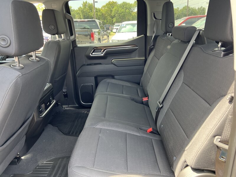 2024 Chevrolet Silverado 1500 LT   - Photo 8 - Lewisville, TX 75057