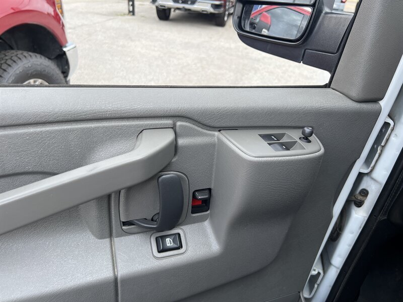 2021 Chevrolet Express 2500   - Photo 14 - Lewisville, TX 75057