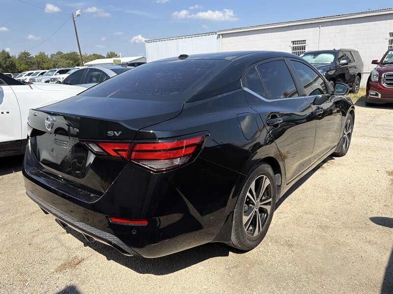 2022 Nissan Sentra SV   - Photo 4 - Lewisville, TX 75057