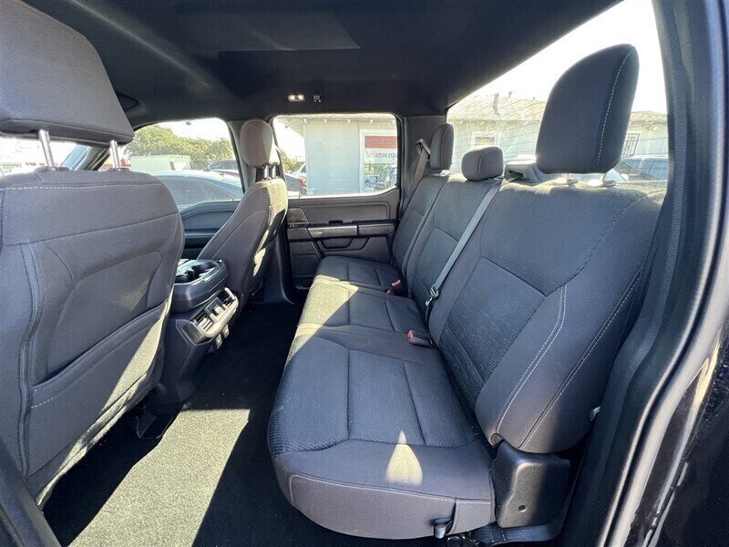 2023 Ford F-150 XLT   - Photo 5 - Lewisville, TX 75057