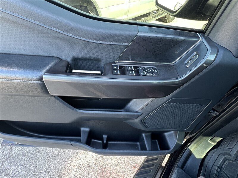 2023 Ford F-150 XLT   - Photo 8 - Lewisville, TX 75057