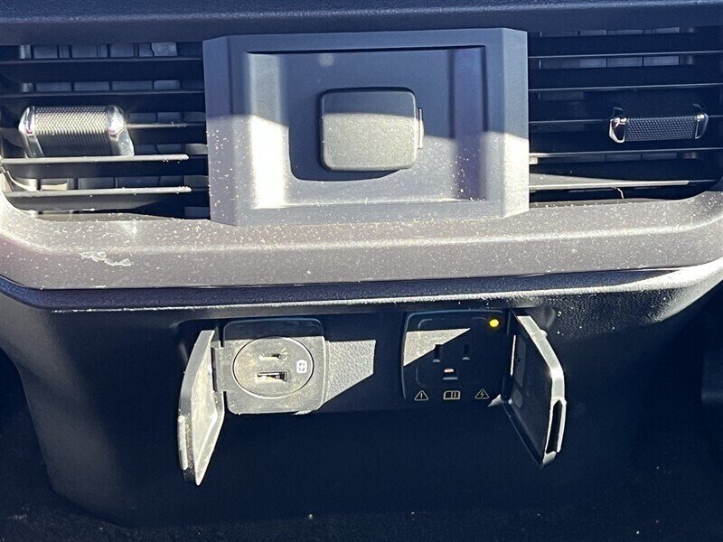 2023 Ford F-150 XLT   - Photo 7 - Lewisville, TX 75057