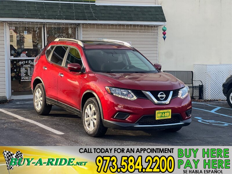 2015 Nissan Rogue SV's photo