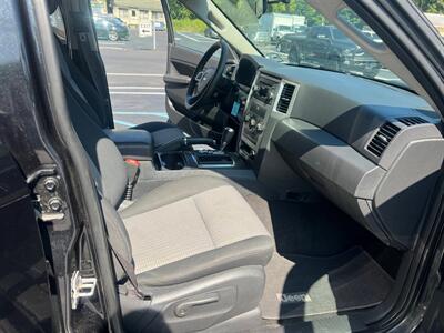 2010 Jeep Grand Cherokee Laredo   - Photo 10 - Mine Hill, NJ 07803