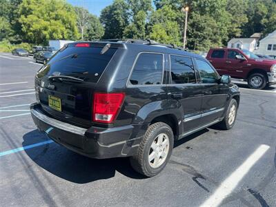 2010 Jeep Grand Cherokee Laredo   - Photo 4 - Mine Hill, NJ 07803