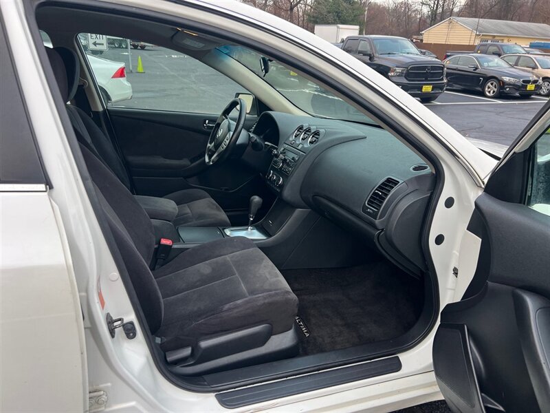 2009 Nissan Altima Hybrid photo 4