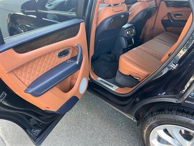 2017 Bentley Bentayga W12   - Photo 22 - Marlborough, MA 01752