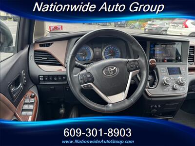 2015 Toyota Sienna Limited 7-Passenger   - Photo 12 - East Windsor, NJ 08520
