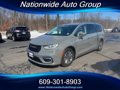 2021 Chrysler Pacifica Touring L  Hybrid - Photo 5 - East Windsor, NJ 08520