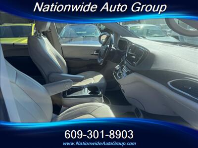 2021 Chrysler Pacifica Touring L  Hybrid - Photo 20 - East Windsor, NJ 08520