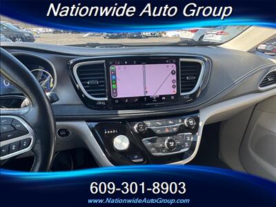 2021 Chrysler Pacifica Touring L  Hybrid - Photo 12 - East Windsor, NJ 08520