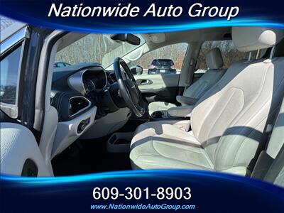 2021 Chrysler Pacifica Touring L  Hybrid - Photo 11 - East Windsor, NJ 08520