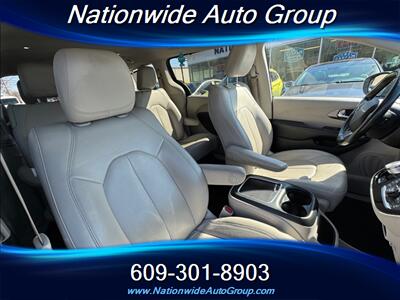 2021 Chrysler Pacifica Touring L  Hybrid - Photo 18 - East Windsor, NJ 08520