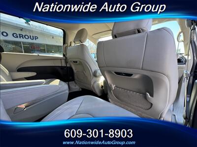 2021 Chrysler Pacifica Touring L  Hybrid - Photo 15 - East Windsor, NJ 08520
