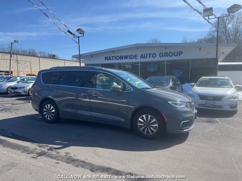 2021 Chrysler Pacifica Touring L  Hybrid