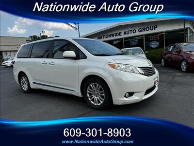 2016 Toyota Sienna XLE 7-Passenger Auto Van