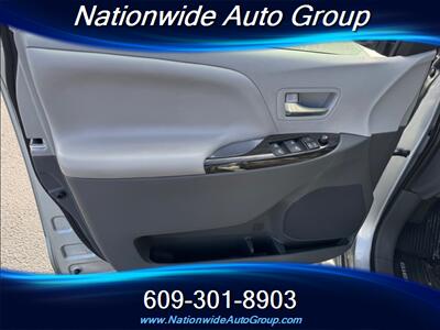 2020 Toyota Sienna XLE 8-Passenger   - Photo 17 - East Windsor, NJ 08520