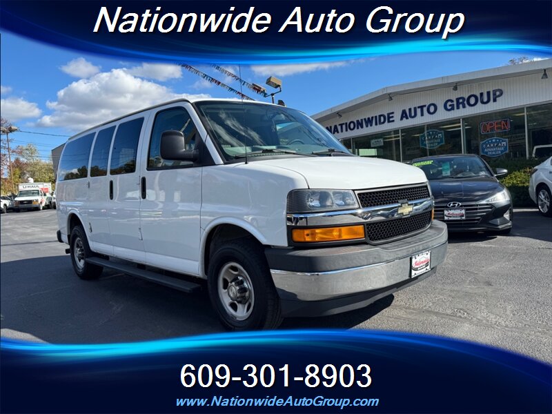 2018 Chevrolet Express LT 3500  12 Passenger Van - Photo 1 - East Windsor, NJ 08520