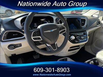 2018 Chrysler Pacifica Touring L   - Photo 15 - East Windsor, NJ 08520