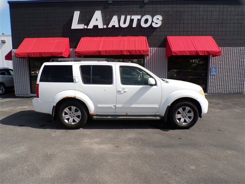 2006 Nissan Pathfinder LE   - Photo 1 - Omaha, NE 68127