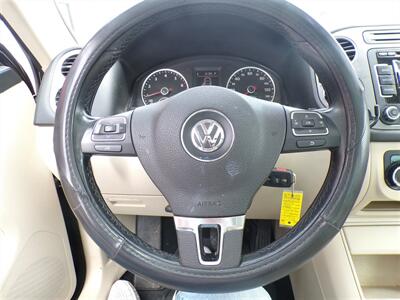 2011 Volkswagen Tiguan S 4Motion   - Photo 6 - Omaha, NE 68127