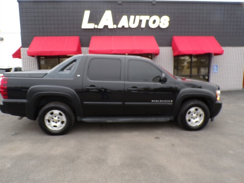 2008 Chevrolet Avalanche LT   - Photo 1 - Omaha, NE 68127