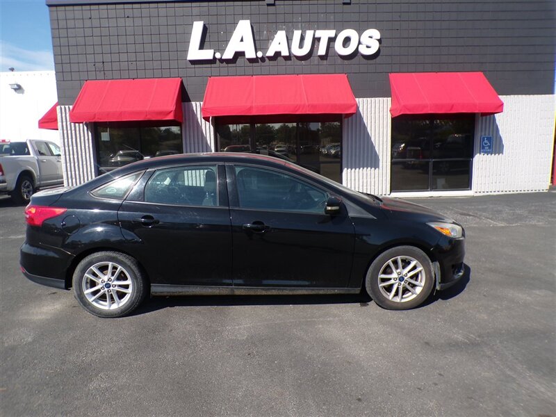 2016 Ford Focus SE   - Photo 1 - Omaha, NE 68127
