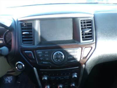 2014 Nissan Pathfinder Platinum   - Photo 9 - Omaha, NE 68127