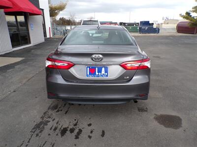 2020 Toyota Camry LE   - Photo 4 - Omaha, NE 68127