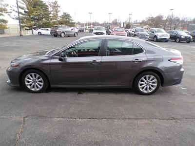 2020 Toyota Camry LE   - Photo 2 - Omaha, NE 68127
