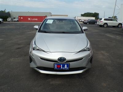 2017 Toyota Prius Three   - Photo 2 - Omaha, NE 68127