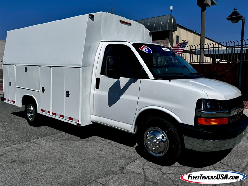 2017 Chevrolet Express 3500  w/ Walk In Knapheide KUV