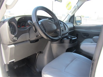 2006 Ford Econoline Cargo   - Photo 19 - Las Vegas, NV 89103