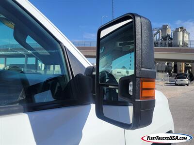 2017 Chevrolet Silverado 3500 Work Truck  4x4 Utility Service Body Crew Cab - Photo 18 - Las Vegas, NV 89103