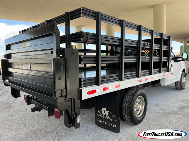 2018 Ford F-450 4WD STAKEBED WITH HEAVY DUTY LIFT  