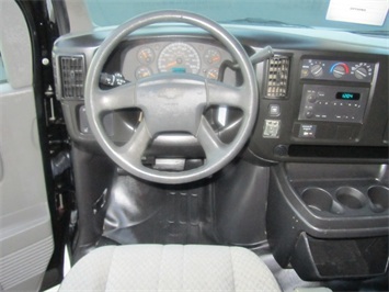 2005 Chevrolet Express G2500 Cargo Van   - Photo 49 - Las Vegas, NV 89103